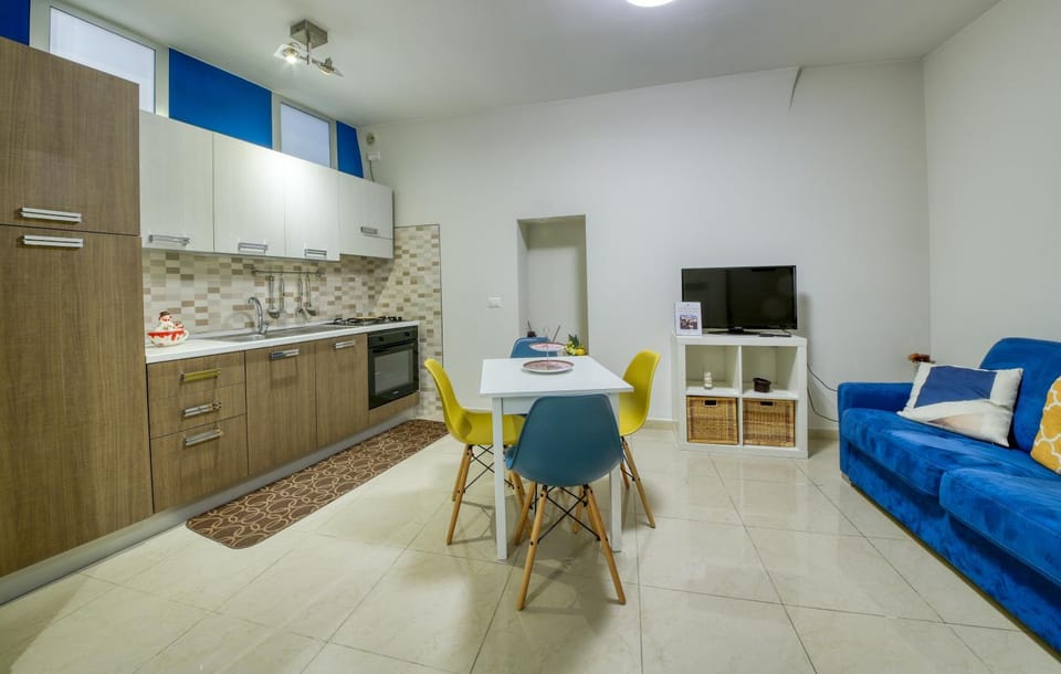 TV and multimedia, Kitchen or kitchenette, Living room, Seating area, pet friendly, stove