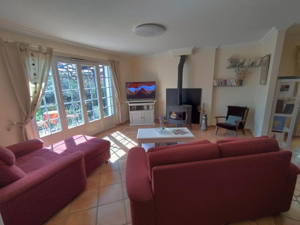 Maison familiale avec piscine et grand jardin House in Provence-Alpes-Côte d'Azur