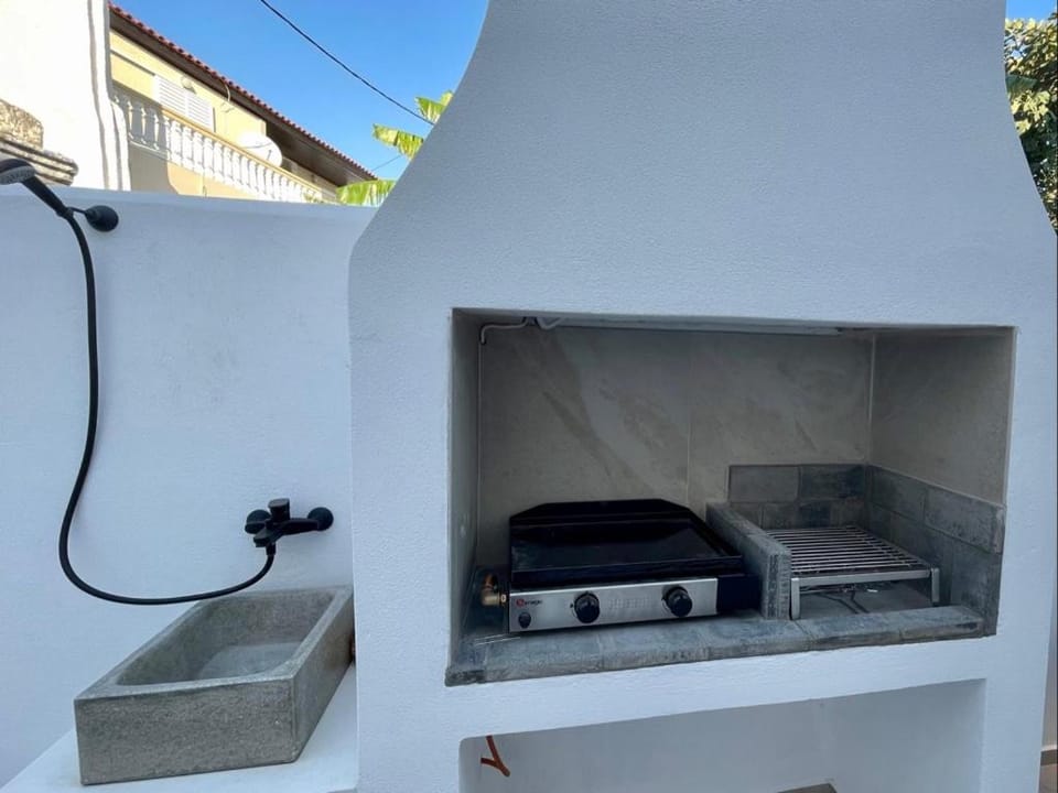 Shower, BBQ facilities