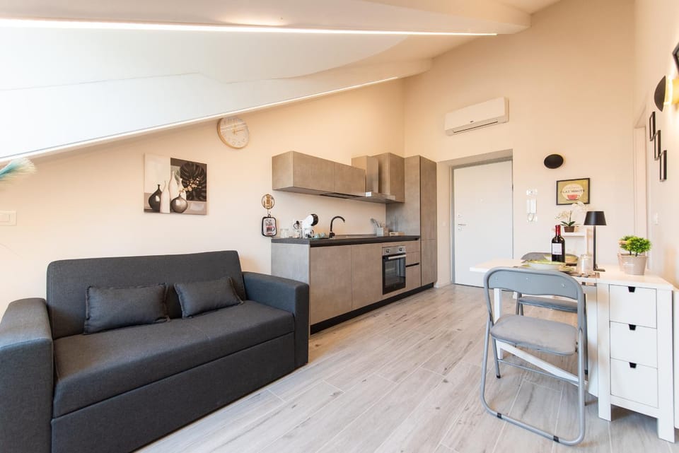 Centralissima mansarda nuovissima free Wifi Apartment in Turin