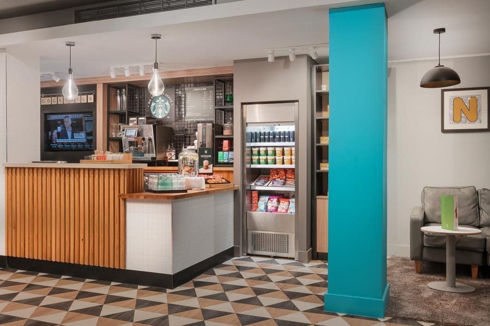 Restaurant/places to eat, Lounge or bar, Lounge or bar, Food and drinks, Dining area, Food, Lunch, Dinner, Drinks, Alcoholic drinks, Non alcoholic drinks