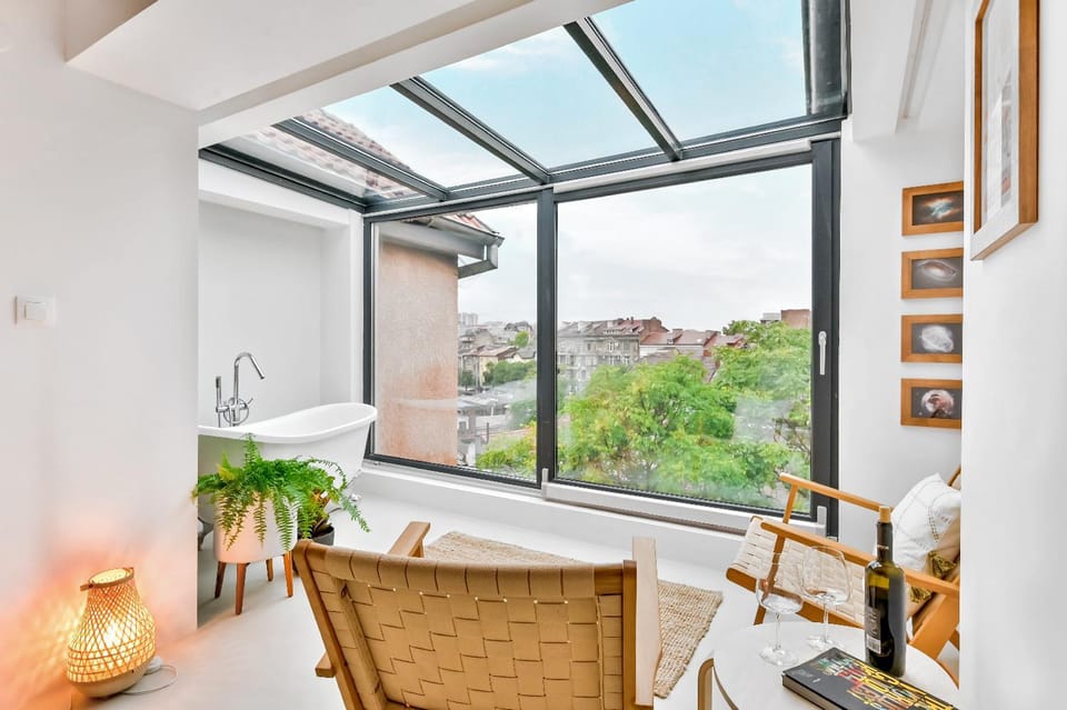 View (from property/room), Balcony/Terrace, Living room, Seating area, Dining area