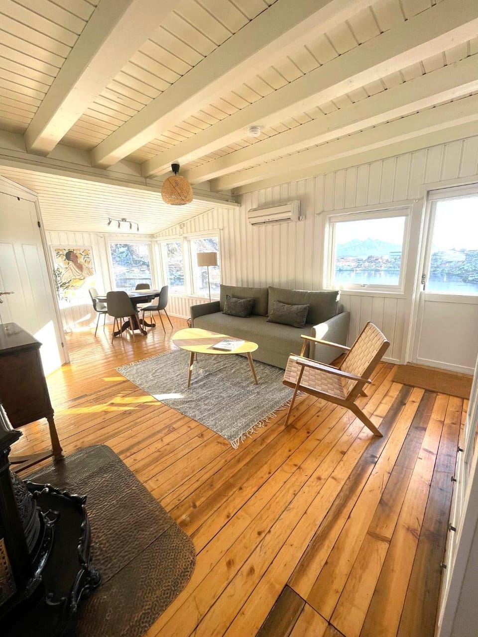 View (from property/room), View (from property/room), Living room, Dining area, City view, City view, Landmark view, Landmark view, Mountain view, Mountain view, Sea view, Sea view, Quiet street view