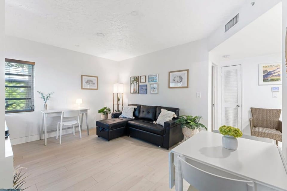Welcoming Airbnb Walkig distance to Las Olas Blvd Apartment in Fort Lauderdale