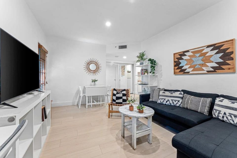 Beautiful Apt in Victoria Park (Las Olas Blvd) Apartment in Fort Lauderdale