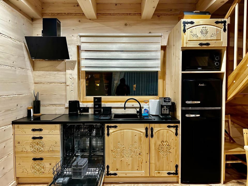 Kitchen or kitchenette, kitchen, kitchen