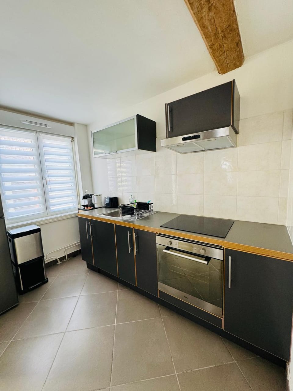 Kitchen or kitchenette, oven, stove