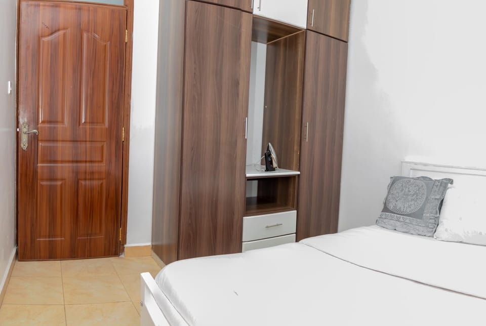Bed, Photo of the whole room, hair dresser, wardrobe