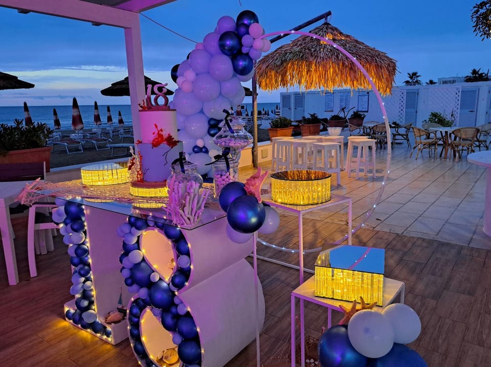 Patio, Restaurant/places to eat, View (from property/room), Balcony/Terrace, Banquet/Function facilities