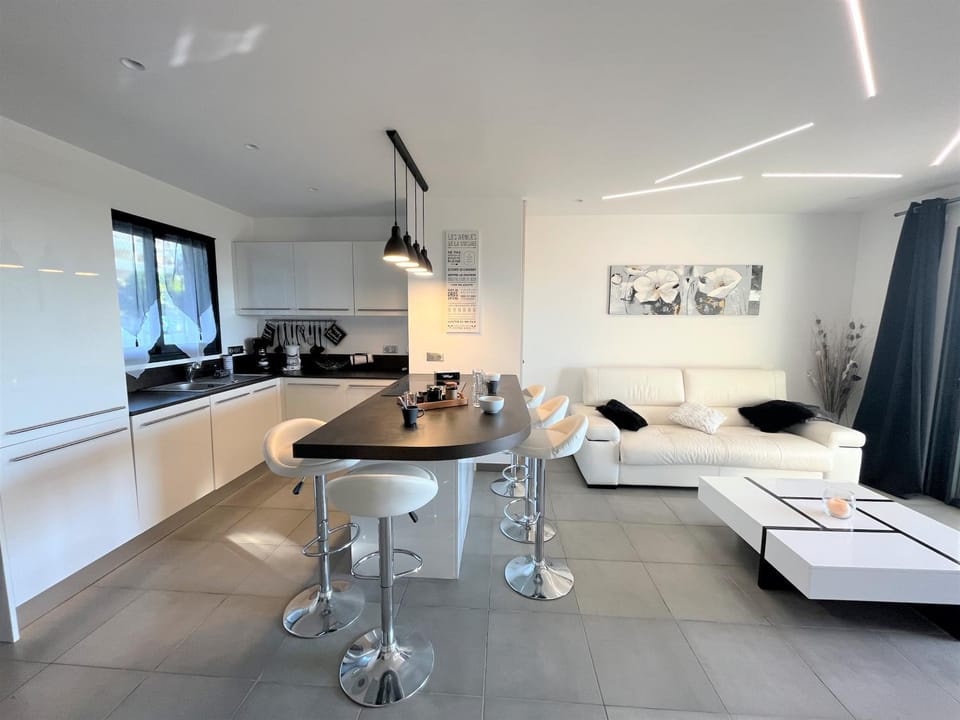 Living room, kitchen