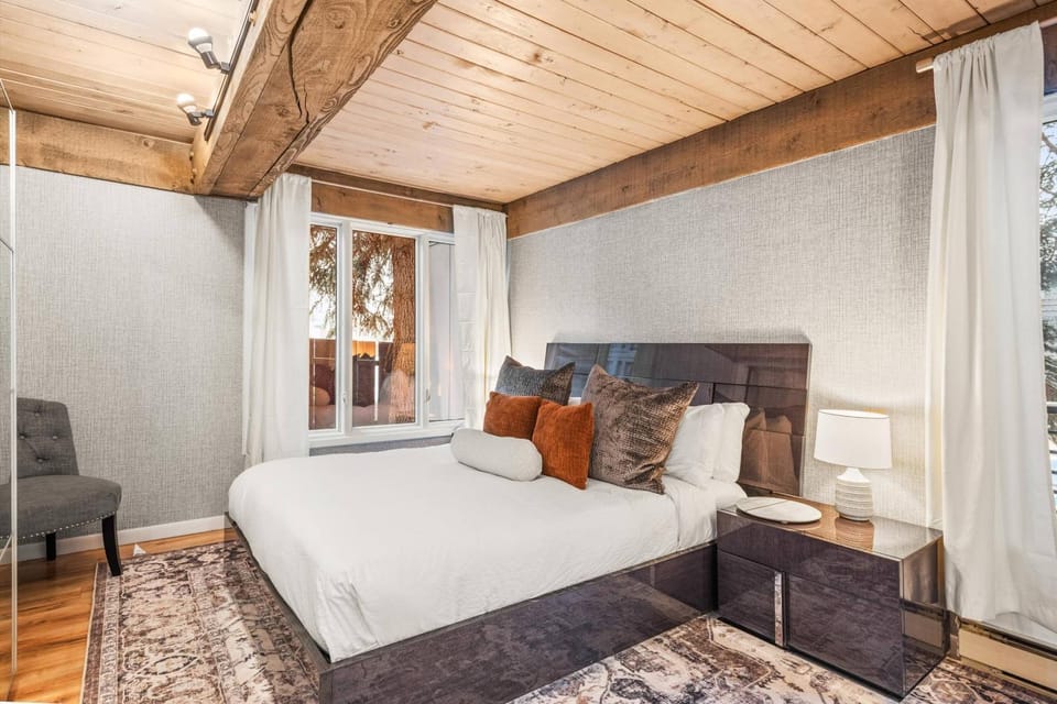 Chateau Roaring Fork Condo 31 House in Aspen