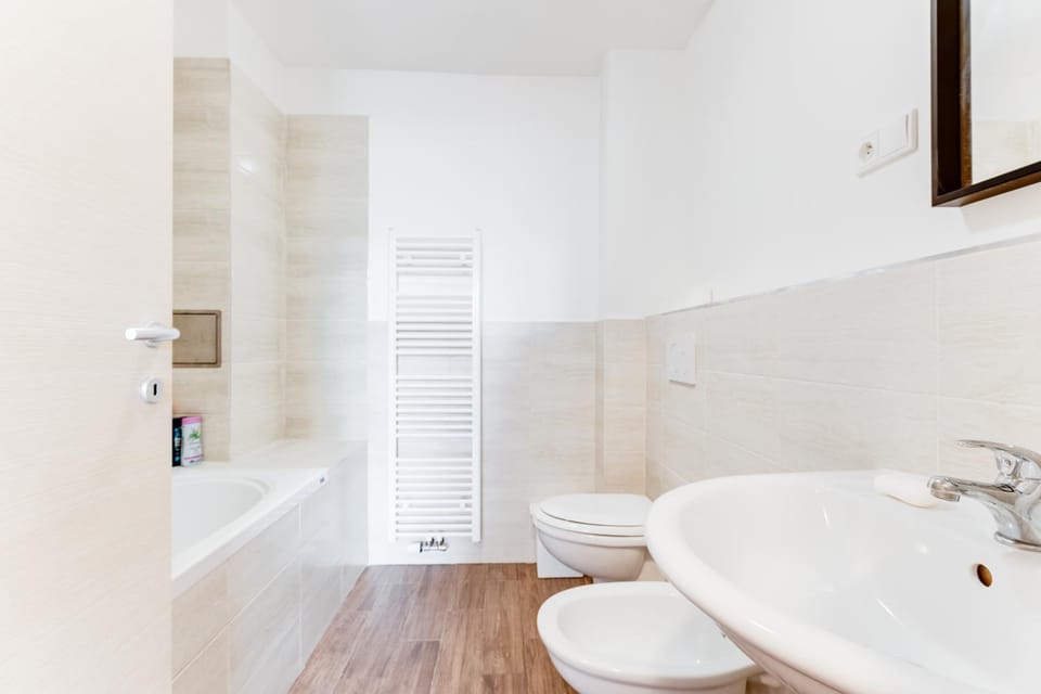 Bathroom, Bath