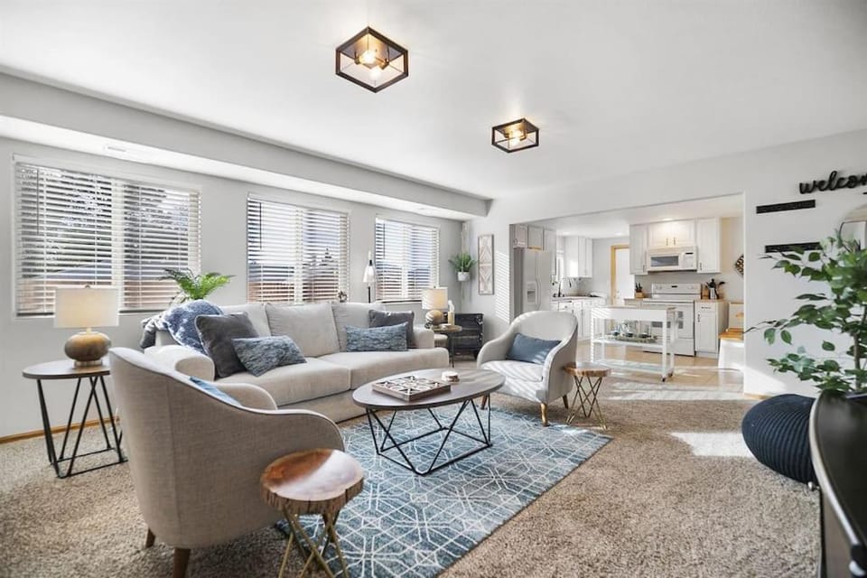 Living room, Seating area