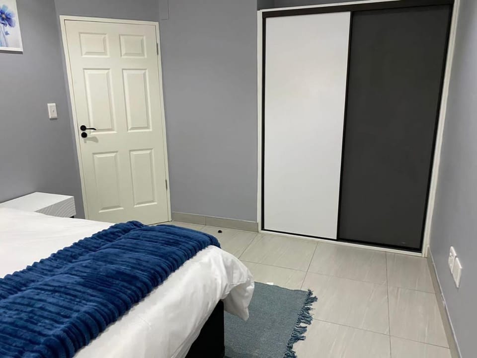 Bed, Photo of the whole room, wardrobe