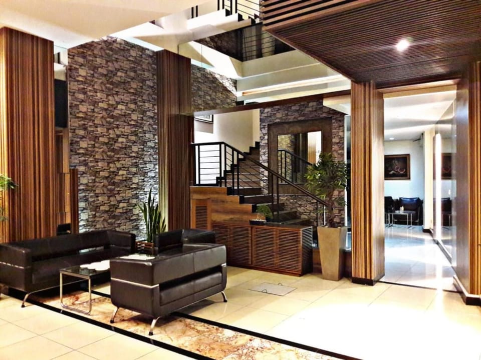 Communal lounge/ TV room