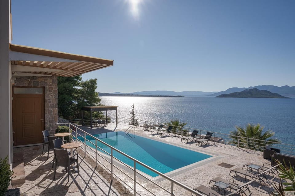 Patio, Day, Natural landscape, Mountain view, Pool view, Sea view, Swimming pool, sunbed