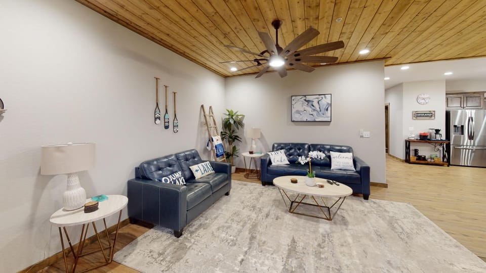 Table Rock Lake Luxury Resort Lodge - Boat Slip House in Indian Point