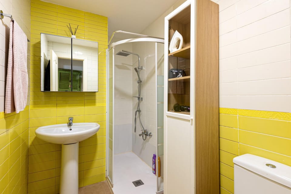 Bathroom, Living room