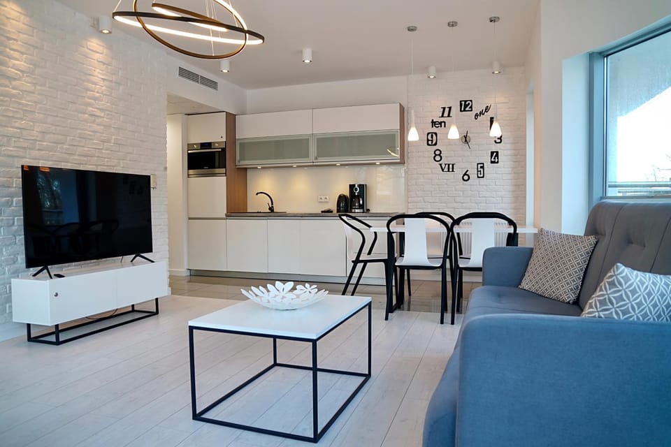 Communal lounge/ TV room, TV and multimedia, Kitchen or kitchenette, Dining area