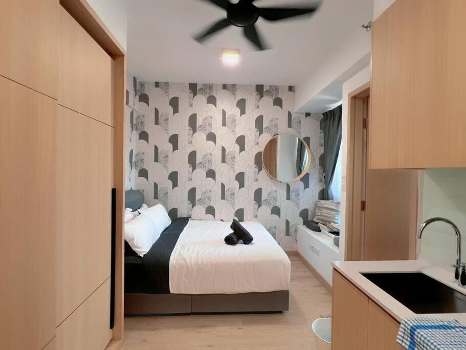 Bed, Photo of the whole room, Bedroom, fireplace