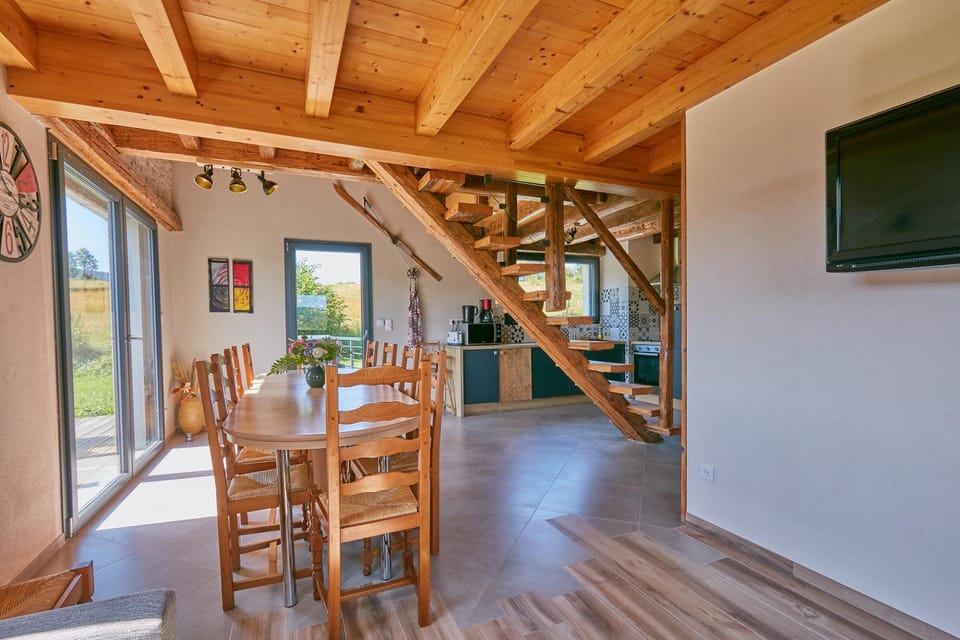 Le Refuge des Loups Blancs 12 pers House in Bourgogne-Franche-Comté