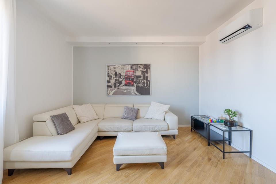 Living room, air conditioner