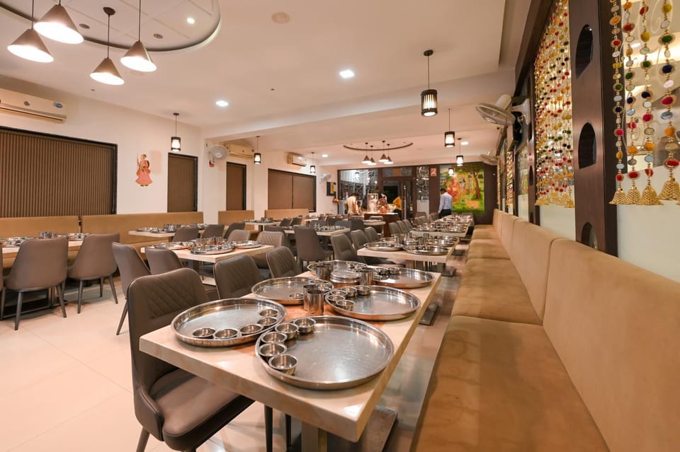 Restaurant/places to eat, Seating area