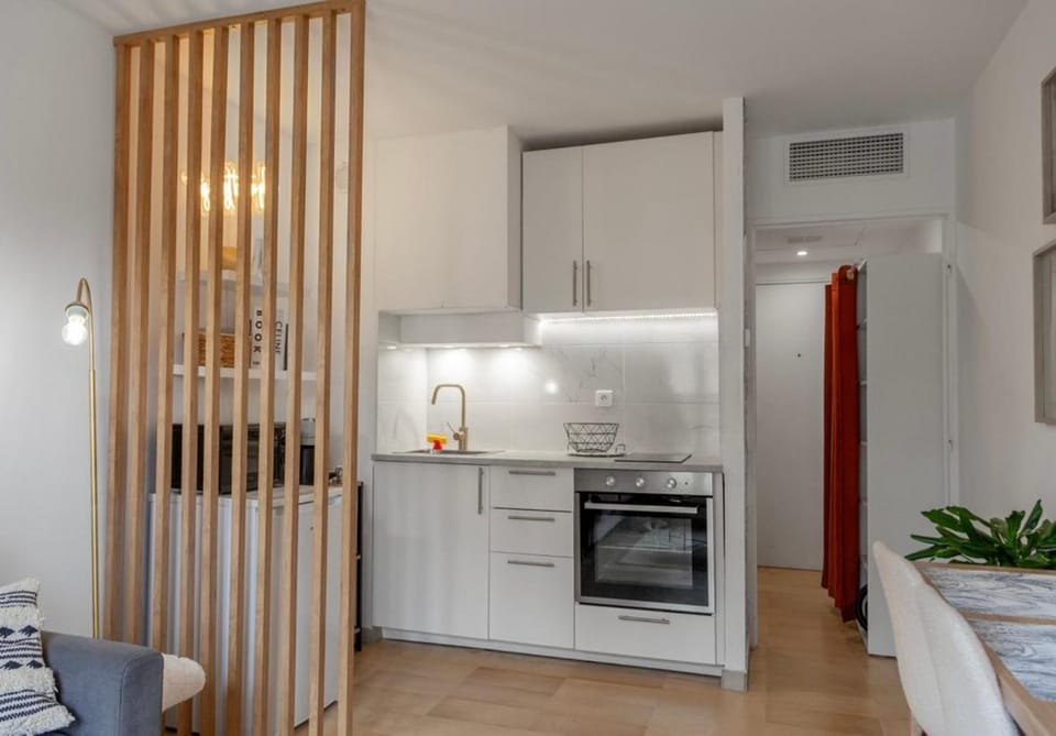 Studio lumineux à 2 mn à pied de la plage Apartment in Cannes