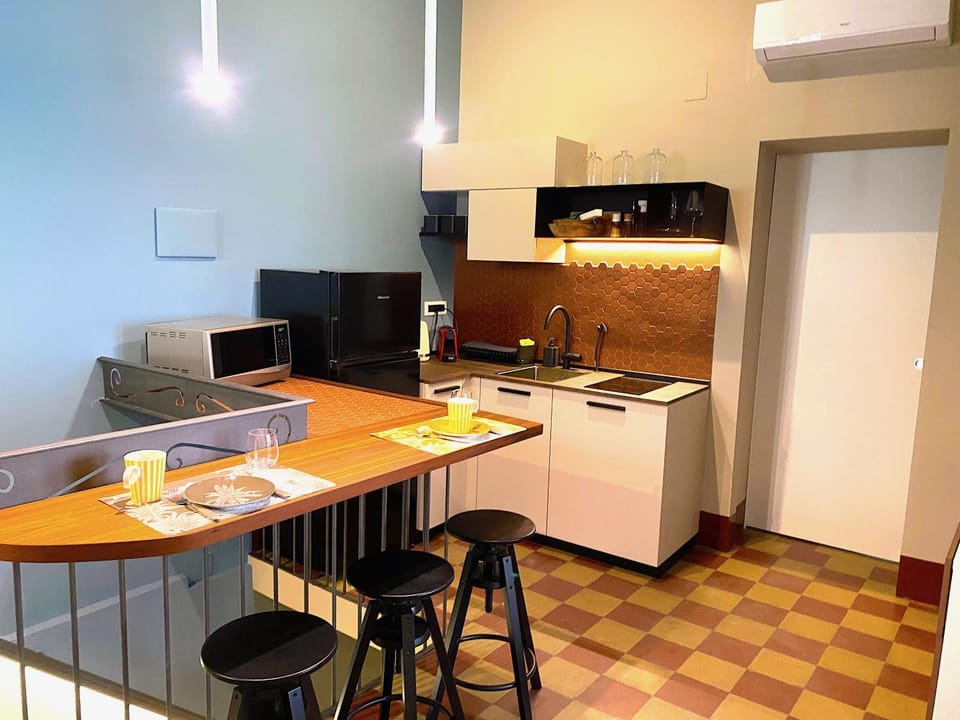 Kitchen or kitchenette, minibar, pet friendly, stove