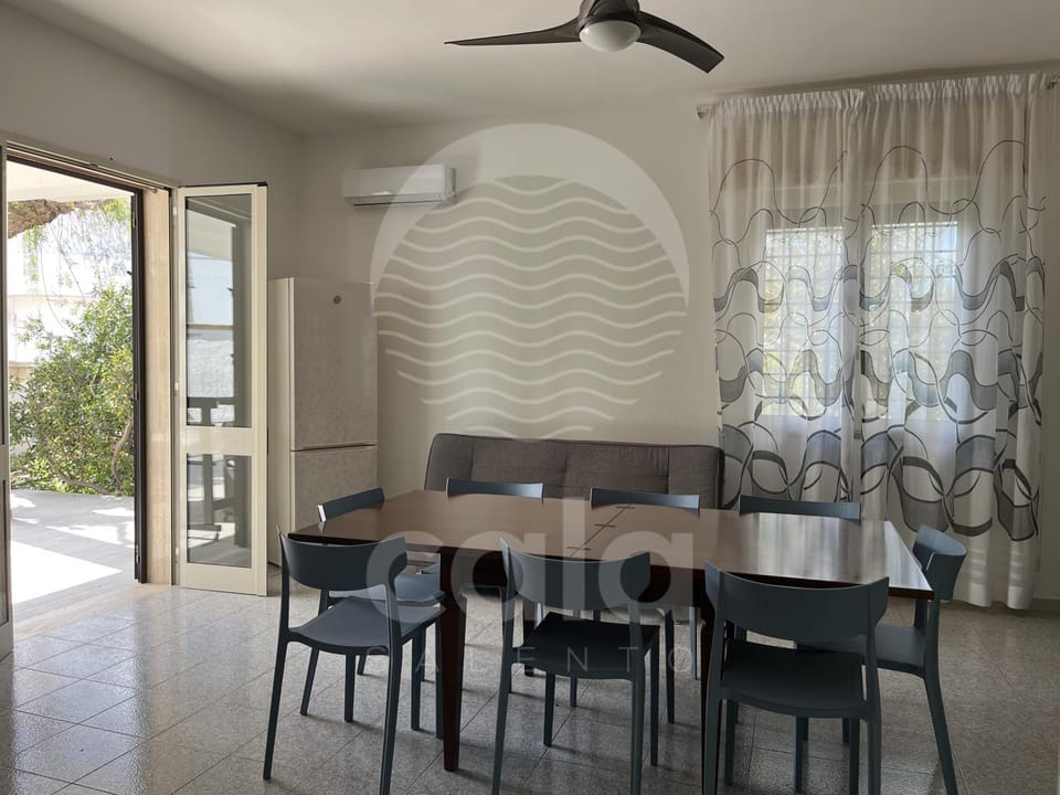 Living room, Dining area, air conditioner