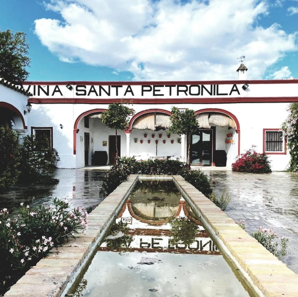 Property building, Facade/entrance, Off site