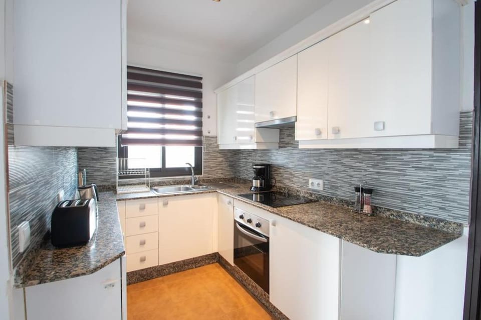 Casa Marlay Spacious, heated Pool, BBQ & Fast Wi-Fi only 15 minutes walk to town House in Playa Blanca