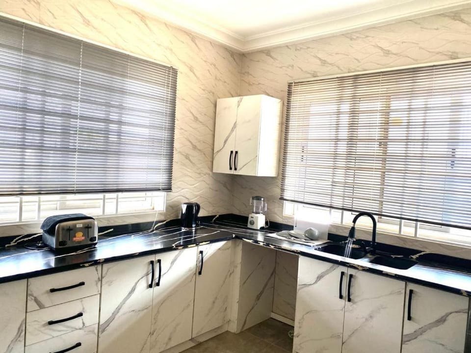 Kitchen or kitchenette, minibar, pet friendly, stove, toaster
