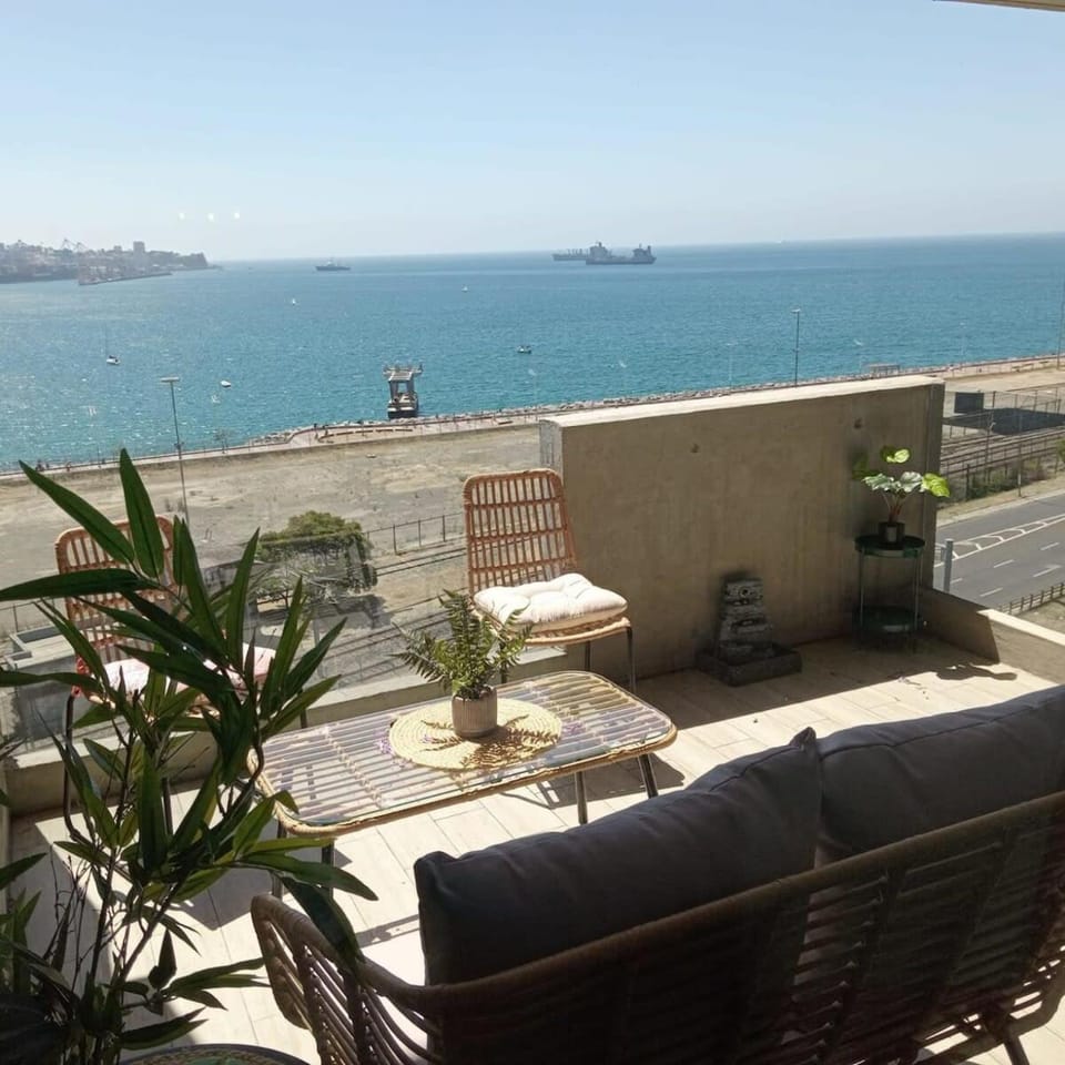 HOM I Vista al Mar I Parking I Terraza I Wifi Apartment in Valparaiso
