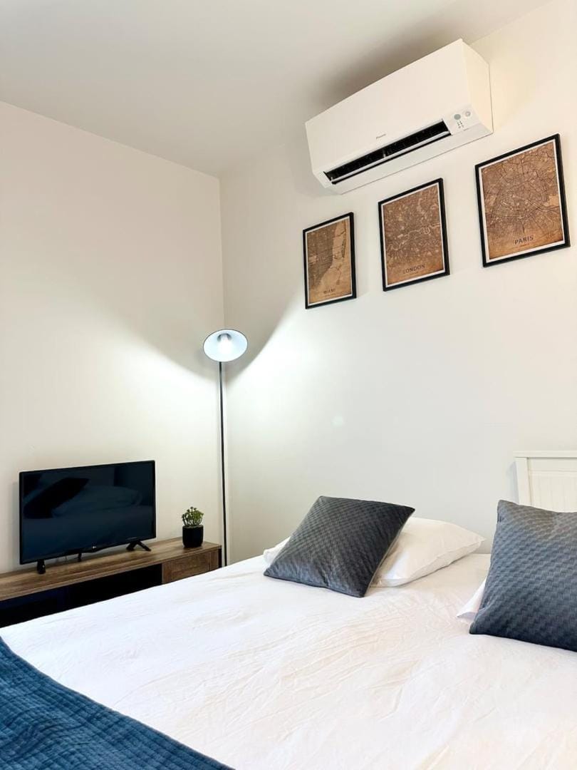 Le Clémenceau - Parking Privé - Fibre & Clim Apartment in Mont-de-Marsan