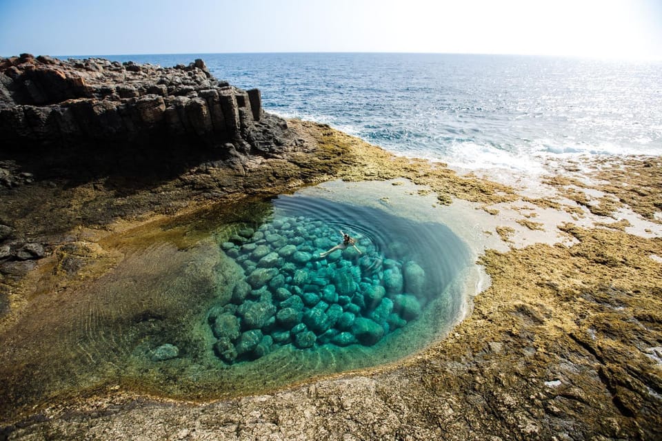 Nearby landmark, Day, Natural landscape, Swimming pool