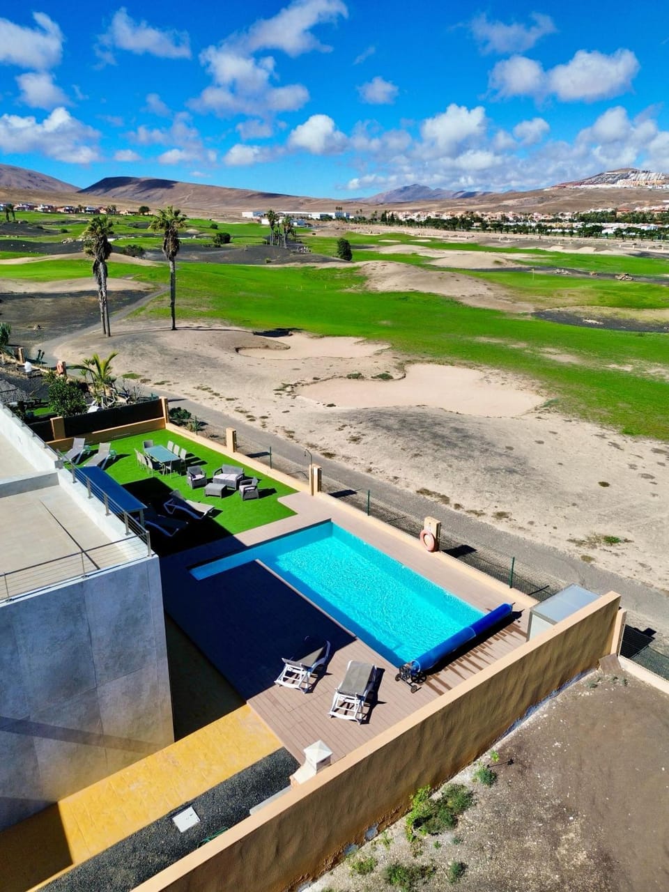 Day, Natural landscape, Garden, Golfcourse, Golfcourse, Solarium, Balcony/Terrace, Garden view, Garden view, Landmark view, Landmark view, Mountain view, Pool view, Swimming pool, Swimming pool, Open Air Bath, sunbed
