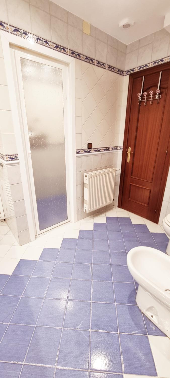 Toilet, Bathroom, internet