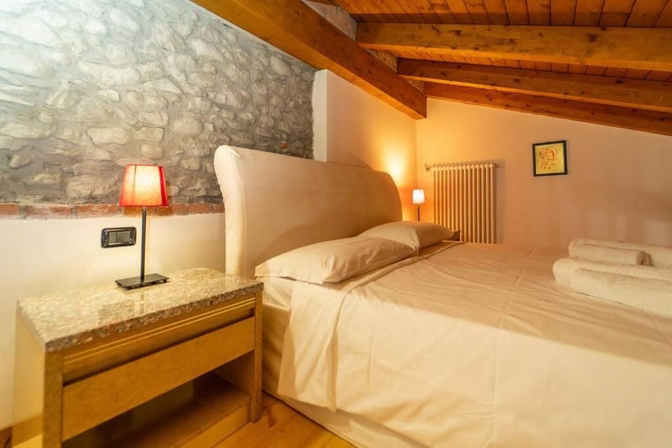 Elegante loft a 100 metri dalla spiaggia Apartment in Bellagio