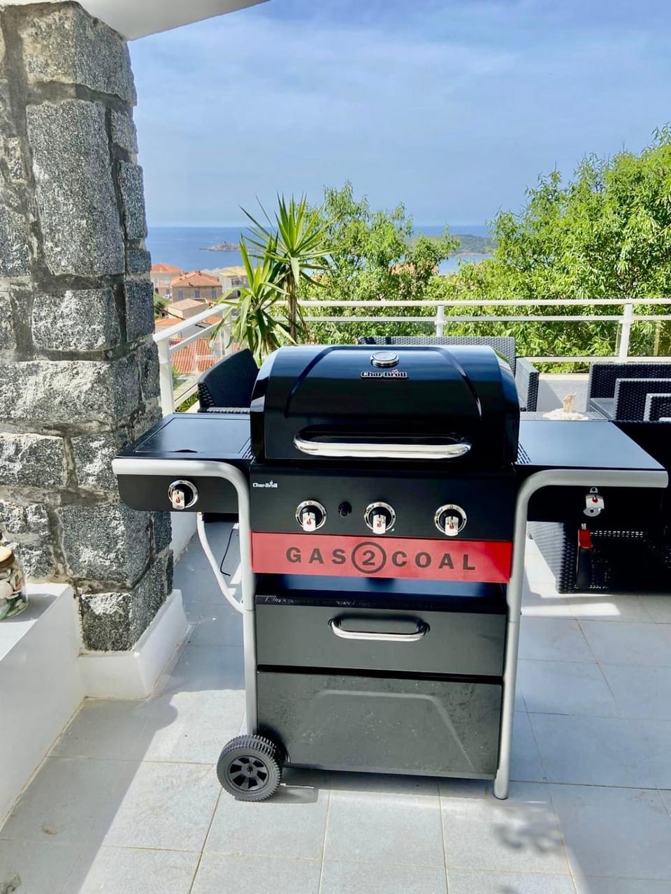 Patio, BBQ facilities