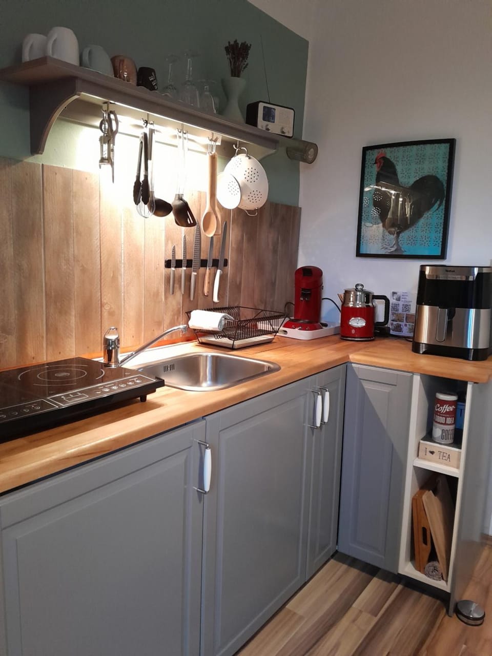 Kitchen or kitchenette