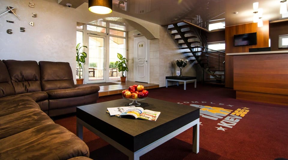 Communal lounge/ TV room, Lobby or reception