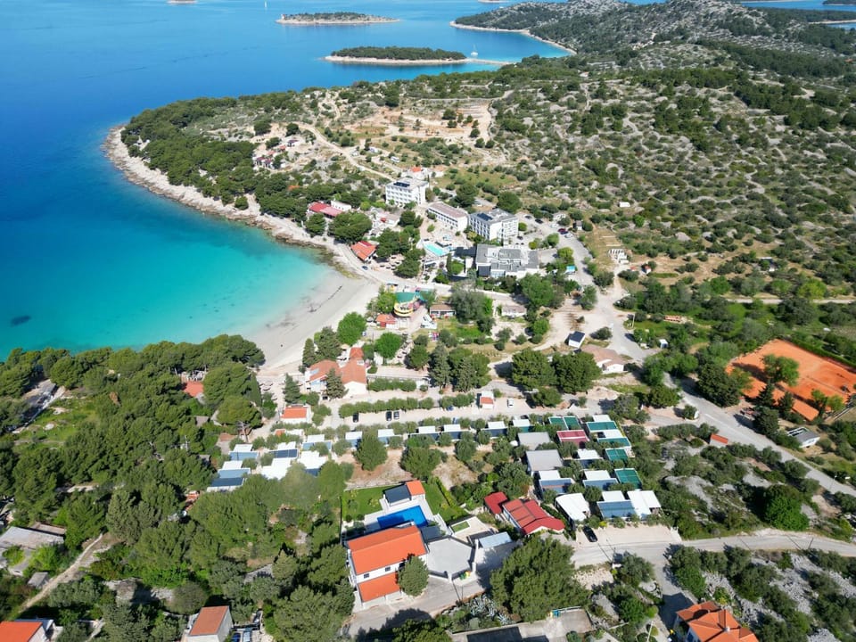 Nearby landmark, Natural landscape, Bird's eye view, View (from property/room), Beach, City view, Sea view, Location