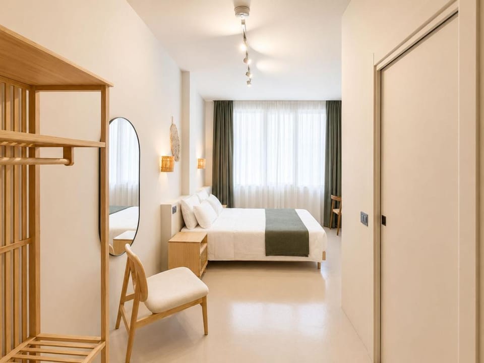 Bed, Photo of the whole room, Bedroom, wardrobe