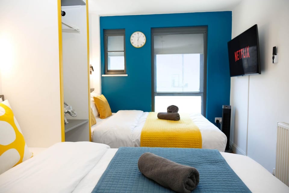 New Luxury Apartment in Central Location Next to Shops, Cafes, Bars & Metro Apartment in London Borough of Hackney