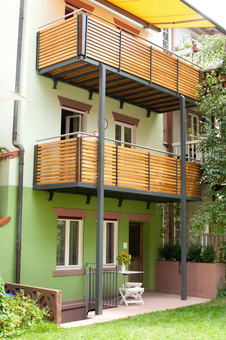 Facade/entrance, Garden