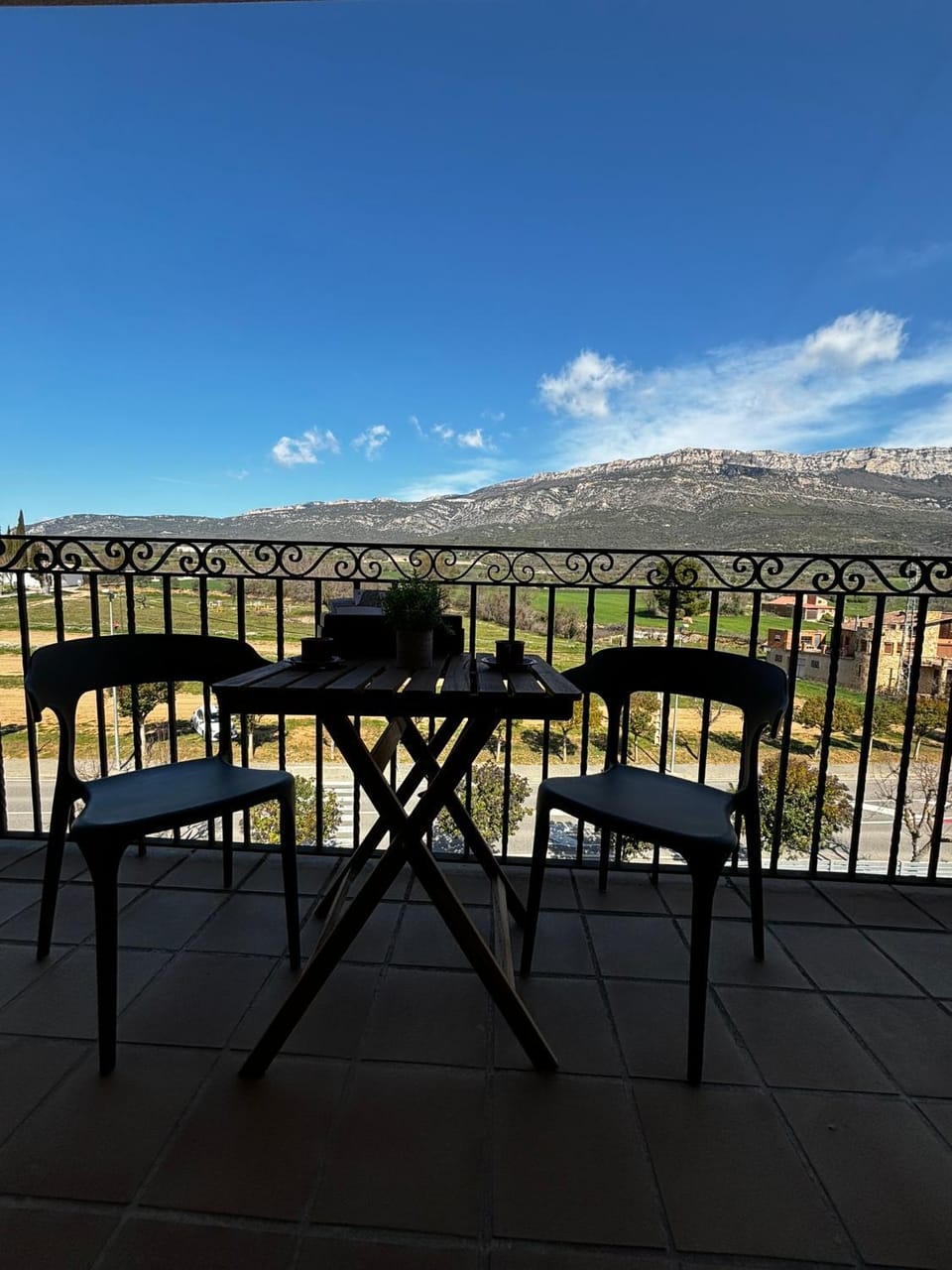 Patio, Day, Natural landscape, View (from property/room), Balcony/Terrace, Dining area, Mountain view