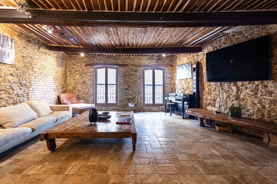 Triplex 150m2 coeur vieille ville Apartment in Cannes