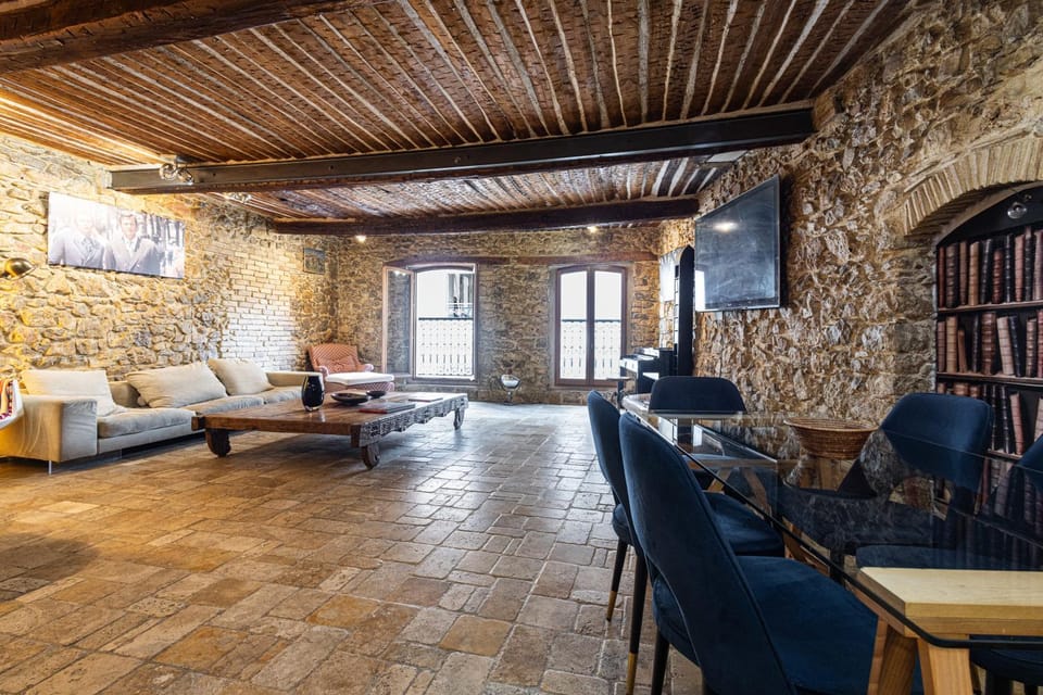 Triplex 150m2 coeur vieille ville Apartment in Cannes