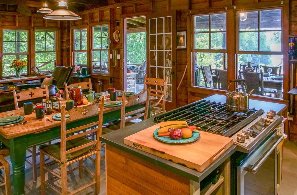 Living room, Dining area, Lake view